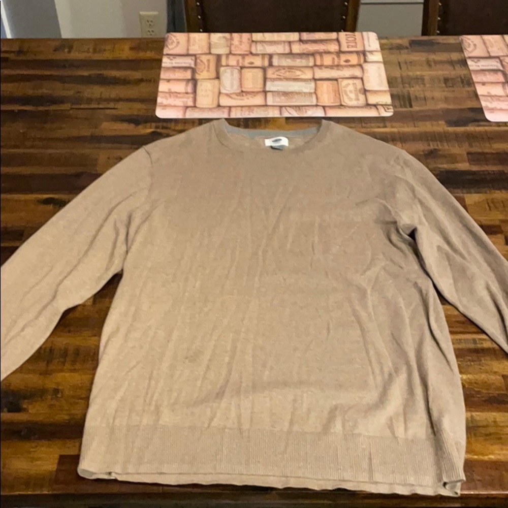 Men’s large crew neck sweater.